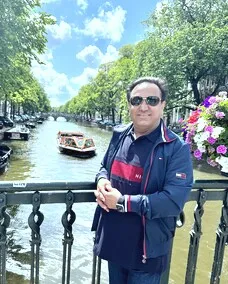 دکتر سید محمود شریعت زاده