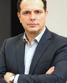 دکتر فرزاد فرامرزی